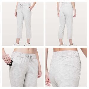 Lululemon On The Fly Crop 23" Wee Are From Space Nimbus Battleship Size 8 W6AWGS
